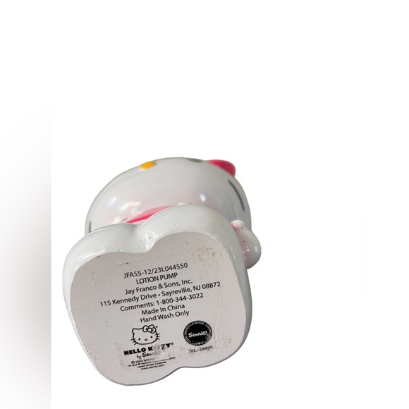 New Hello Kitty 3D Pump Dispenser - White and Pink - Picture 10 of 11